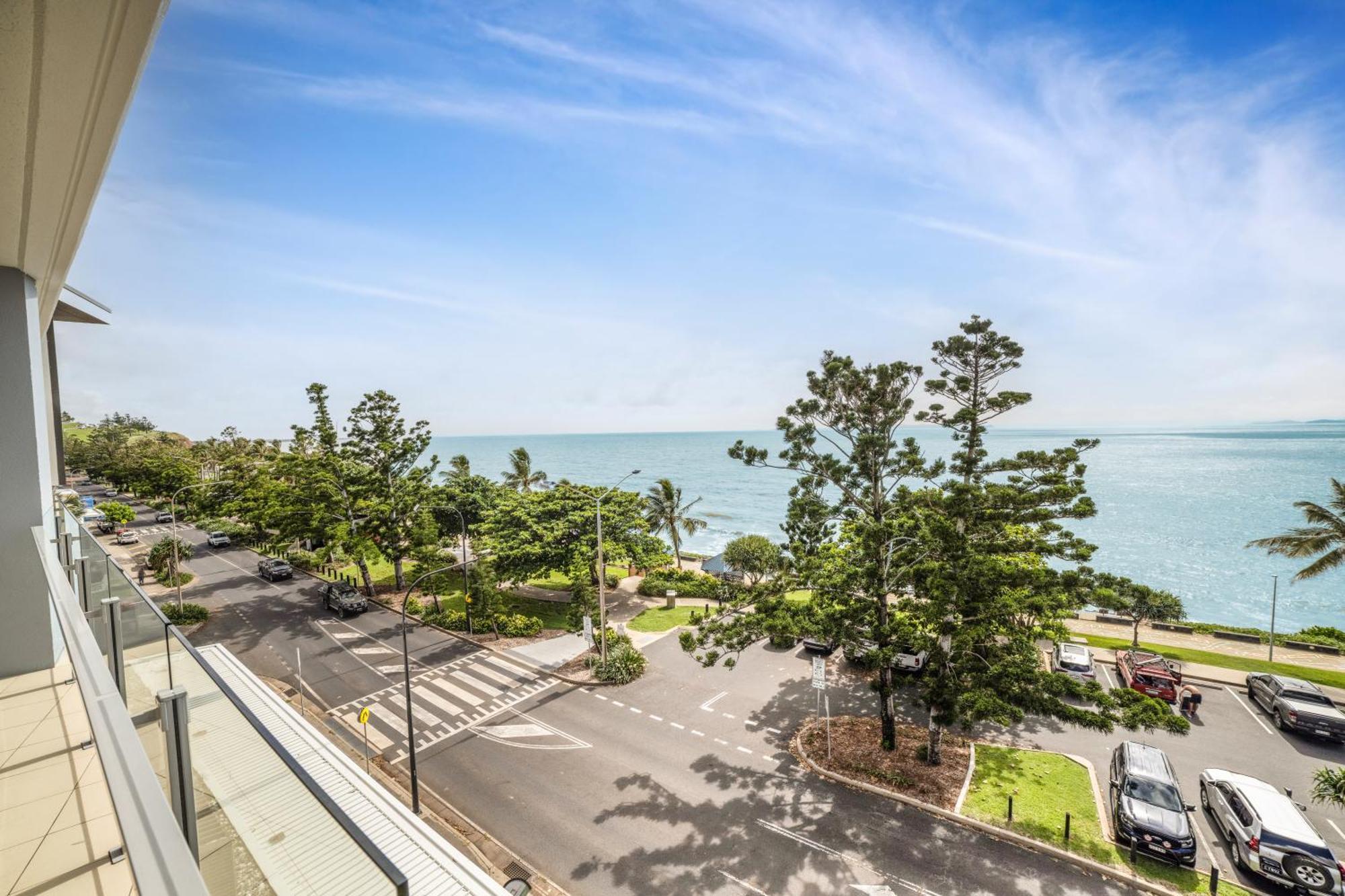 Salt Yeppoon Aparthotel Exterior photo